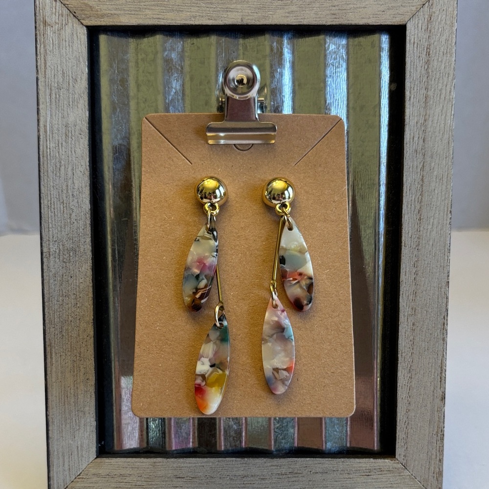 💕5/25💕Colorful Dangle Earrings 3”